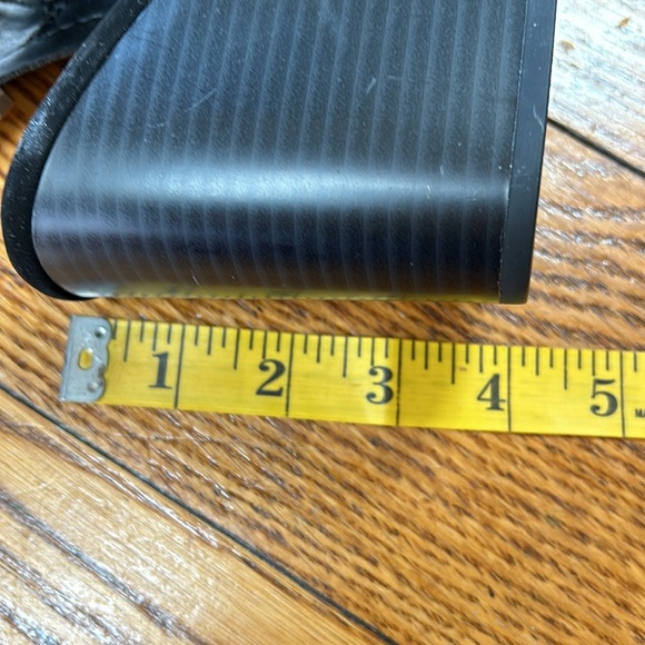 Manhattan Collection black suede open toe zip booties.  Cutout design. Size 8. - Picture 6 of 9